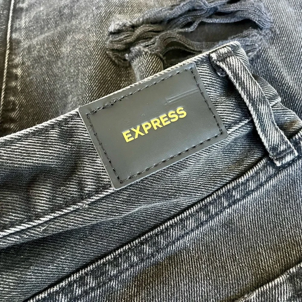 Express Mid Rise Ankle Jeans - Picture 7 of 10